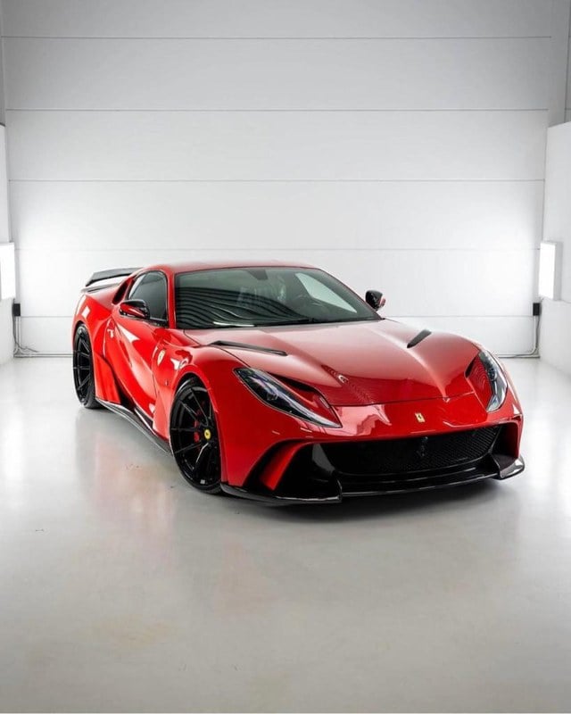 2019 Ferrari 812 - 1 2019 Ferrari 812 - 1