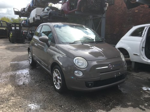 2009 BREAKING - Fiat 500 1.4 16v 6 speed - all parts available In vendita