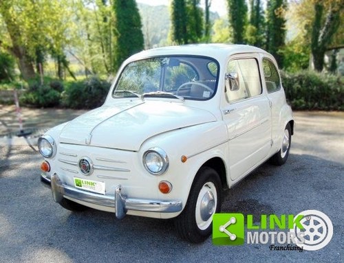 Fiat 600, anno 1960, completamente restaurata, pari al nuov For Sale
