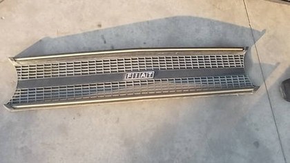 Front grill Fiat 124 Berlina