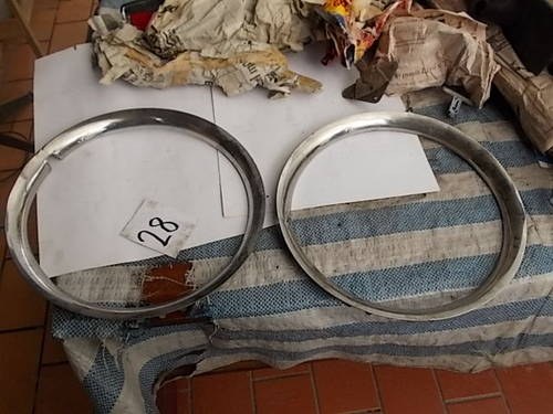 Fiat 1500 Spider chrome rings for wheels For Sale
