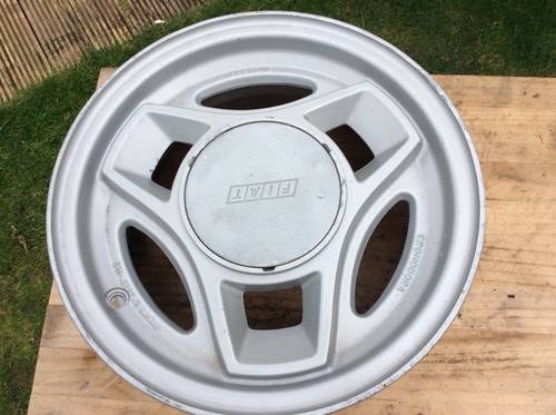 1979 Fiat X19 CD58 wheel and centre cap For Sale
