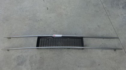 Front grill for Fiat 130 Coupè