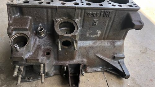 Picture of Engine block type 124AC000 - For Sale
