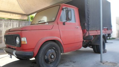x passionate vintage Fiat 616 n 2/4 pickup truck in working