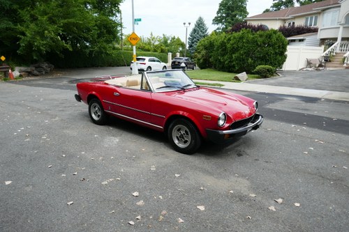 1981 Fiat 124 Spider Low Miles Nicely Presentable (St# 2484) In vendita
