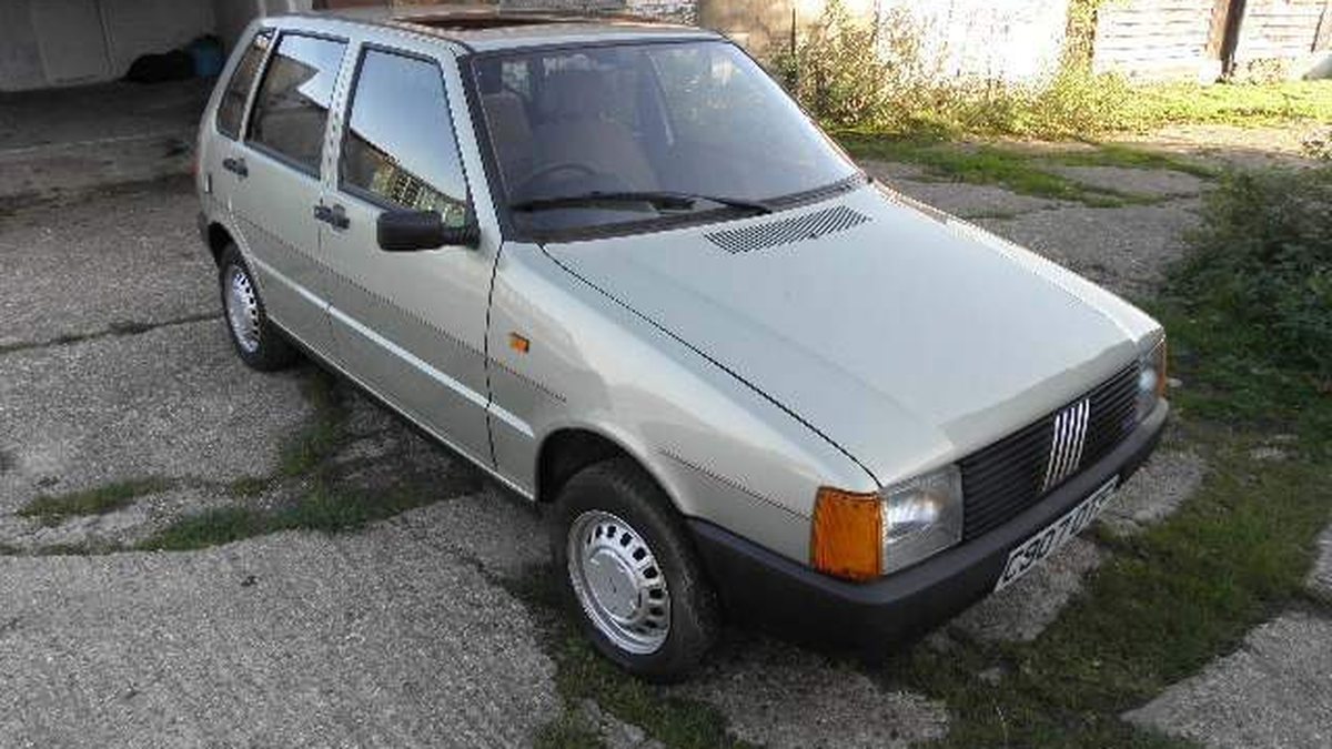 1985 Fiat UNO 70S Green in Newbury, United Kingdom - For Sale | Car ...