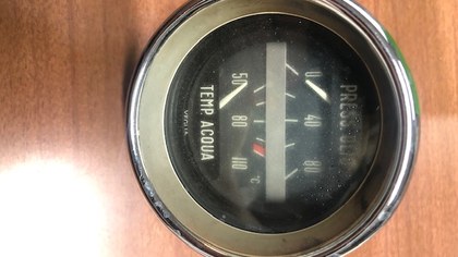 Water temp and oil pressure gauge for Fiat 2300 S Coupè