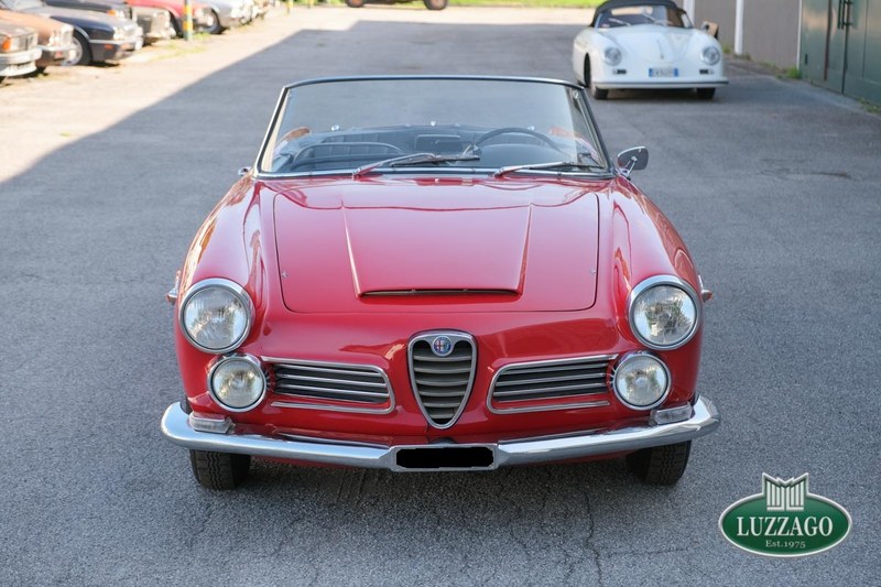 1964 Alfa Romeo 2600 Spider - 4