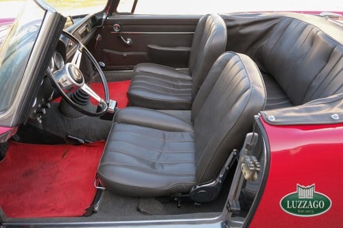 1964 Alfa Romeo 2600 Spider - 8