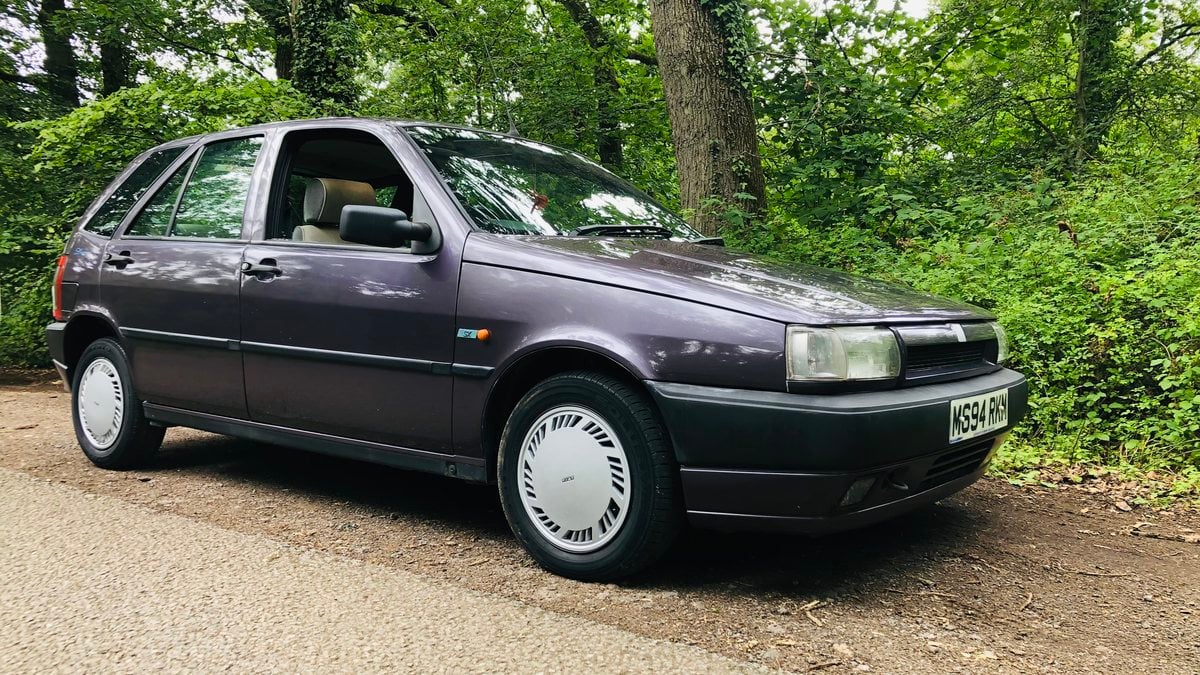 FIAT TIPO 3 door 1995 Rouge PREMIUMX 1/43 Ref PRD453 FIAT TIPO 3 door 1995 Rouge PREMIUMX 1/43 Ref PRD453