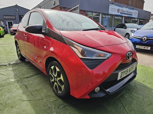 TOYOTA AYGO 1.0 VVT-I X-TREND 5DR Manual RED 2019 SOLD