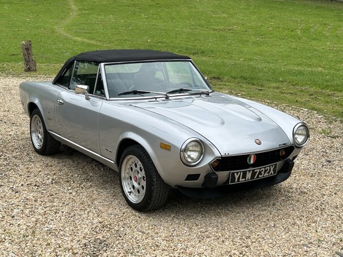 MAGNIFICENT 1982 FIAT 124 SPIDER 2000 INJECTION CONVERTIBLE