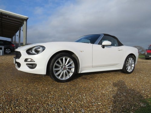 2017 (17) Fiat 124 Spider 1.4 Multiair Lusso Plus 2dr In vendita