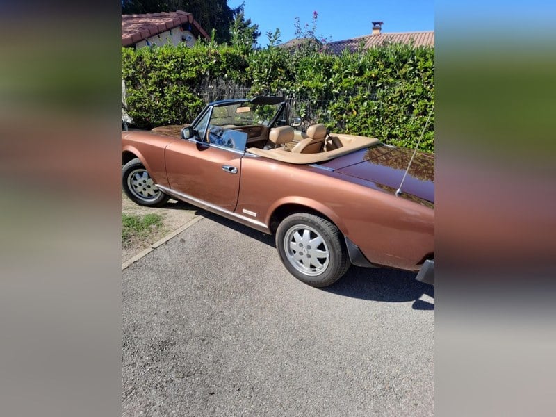 1983 FIAT 124 SPIDER EUROPA