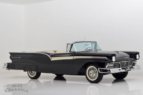 1957 Ford Fairlane Skyliner Retractable Sehr gepflegter Top For Sale