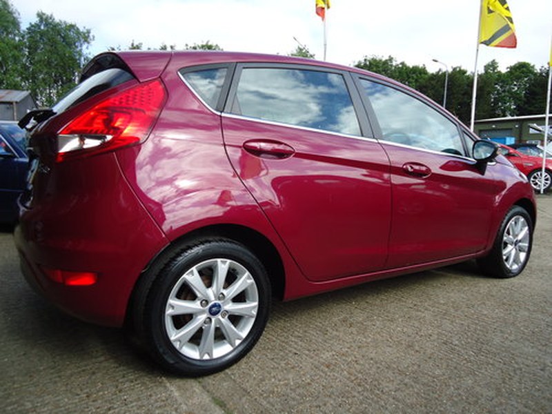 FIESTA ZETEC FIVE DOOR