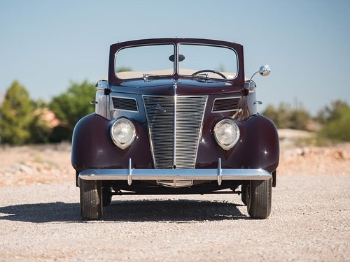 Show Condition 1937 Ford V8 DeLuxe Roadster For Sale
