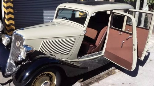 FORD "B" 1933 RESTORED , THE 4 DOORS SUICIDE TYPE For Sale