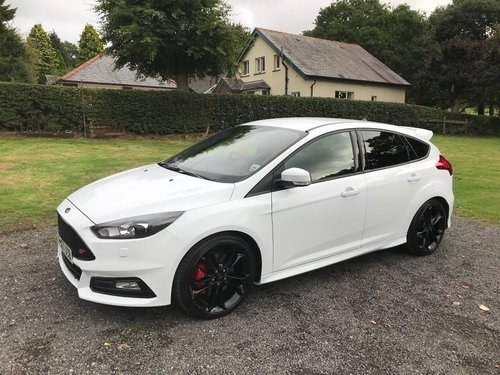 2017 FORD FOCUS 2.0T ST3 IN WHITE JUST 6K BIG SPEC STUNNING! VERKAUFT