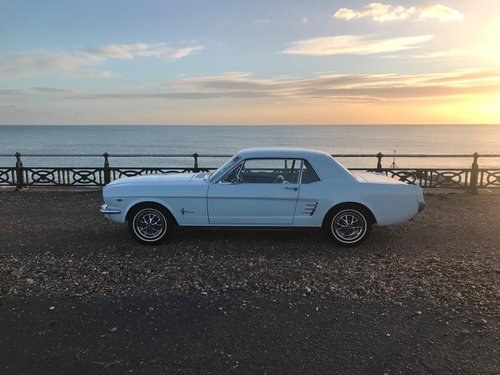 1966 Mustang V8 auto coupe VENDUTO