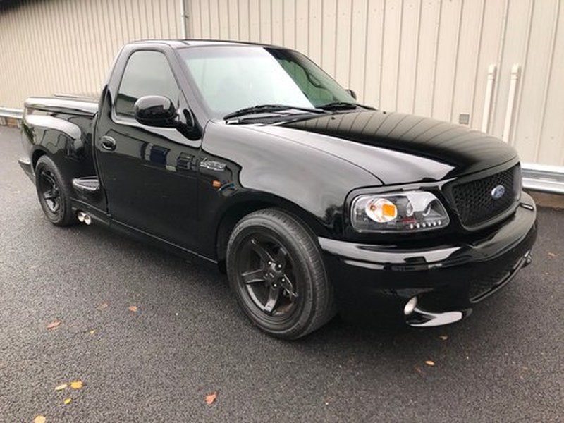 FORD F 150 LIGHTNING 5.4 V8 SUPERCHARGED BADASS PICK UP