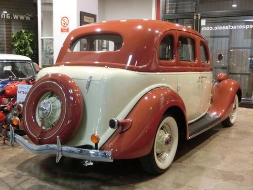1935 Ford Deluxe - 2