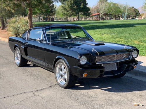 1965 Mustang Fastback restomod In vendita