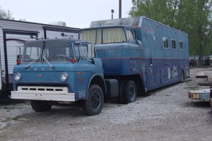 1970 Ford F900 with living quarters-one of 3 built In vendita