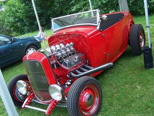 1932 Ford Roadster - 3
