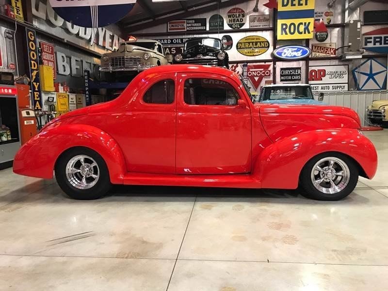 1939 Ford Custom 5-W Coupe