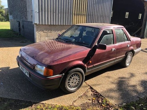 1989 Ford Orion 1.6i ghia 1 lady owner 37k barn find resto SOLD