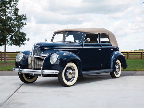 1939 Ford V-8 DeLuxe Convertible Sedan Zu verkaufen durch Auktion