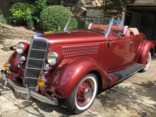 1935 Ford V8 Roadster Deluxe with Rumble Seat VENDUTO