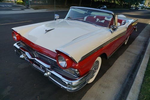 1957 Ford Fairlane 500 Skyliner Retractable E Code VENDU