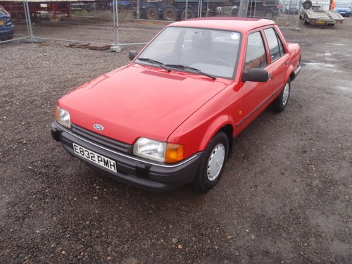 1988 Ford orion 1.6cl. 30k 1 owner,heated seats. VENDUTO