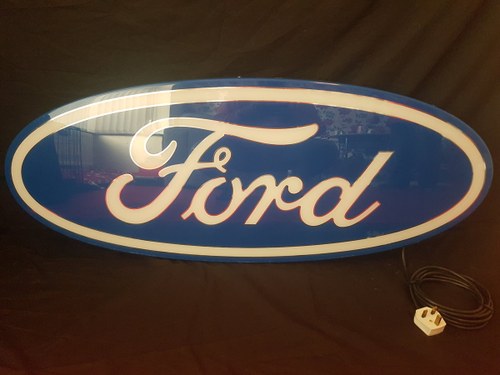 Ford Dealership Oval Light Up Sign In vendita