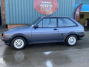 1989 Ford XR2-the best available-concours restoration. A vendre