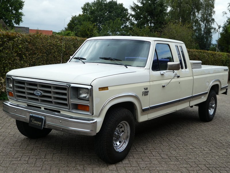 Ford F250 Club Cab