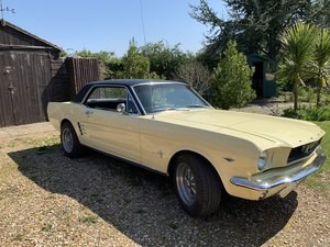 1966 FORD Mustang Coupe Springtime Yellow V8  For Sale