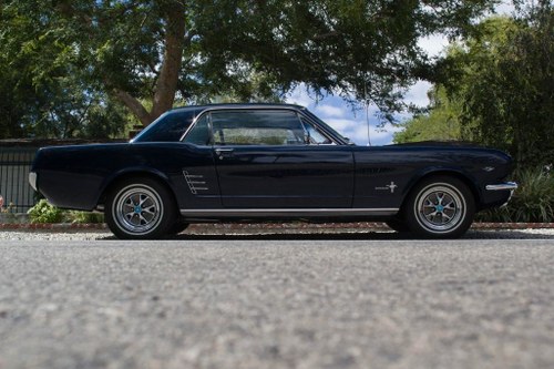 1966 Ford mustang V8 289. Nightmist blue. VERKAUFT