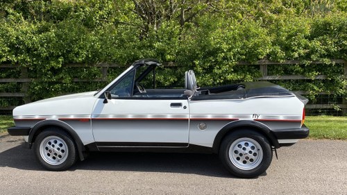 1983 FORD FIESTA XR2 FLY-CRAYFORD CONVERTIBLE. EXTREMELY RARE! A vendre
