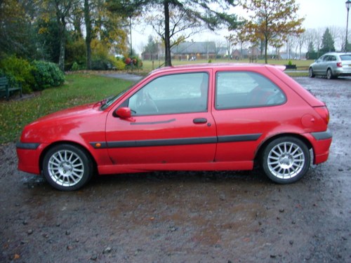 2002 Ford Fiesta Zetec S  red For Sale