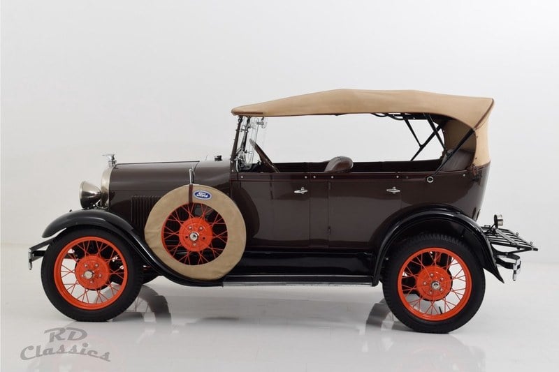 1928 Ford Model A - 4