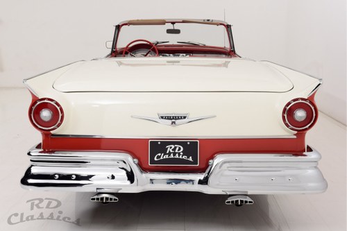 1957 Ford Fairlane - 3