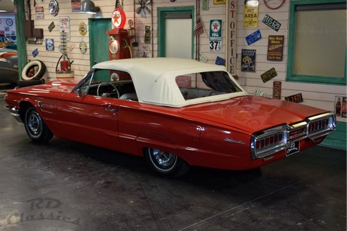 1965 Ford Thunderbird - 8