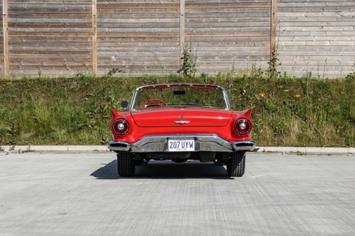 1957 Ford Thunderbird - 9