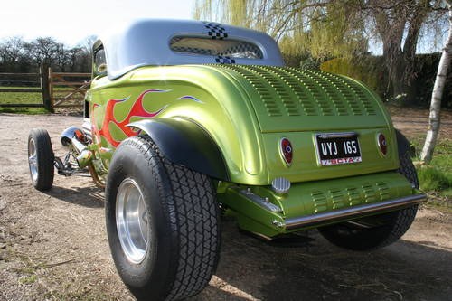 1932 Ford Roadster - 2