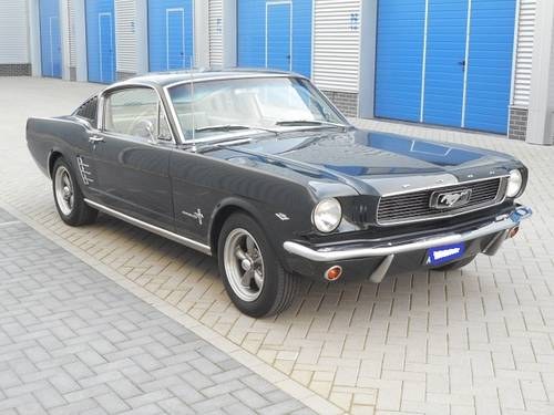 FORD (USA) MUSTANG 2 + 2 FASTBACK 1966 For Sale