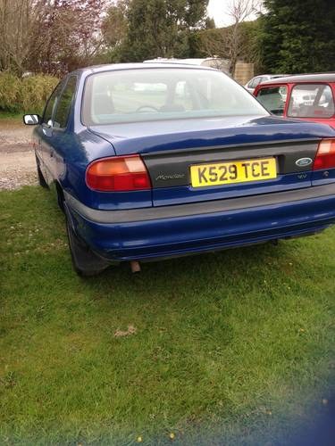 Mk1 Ford Mondeo 1993 for recommisoning or touring car shell. VENDUTO